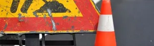 GREVE IN CHIANTI, 21 febbraio 2026. Dalla prossima settimana prende il via un nuovo investimento del Comune di Greve in Chianti che punta alla sicurezza stradale dei pedoni ed in generale ad una maggiore vivibilità dei centri abitati. Per una spesa complessiva che si aggira intorno ai 20mila euro, importo necessario alla realizzazione di un nuovo tratto di marciapiedi a Strada in Chianti, l’amministrazione comunale dà seguito al piano degli interventi che mira e mettere in sicurezza capoluogo e frazioni