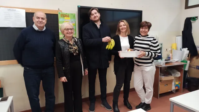 Foto - Colazione biologica scuola primaria Machiavelli