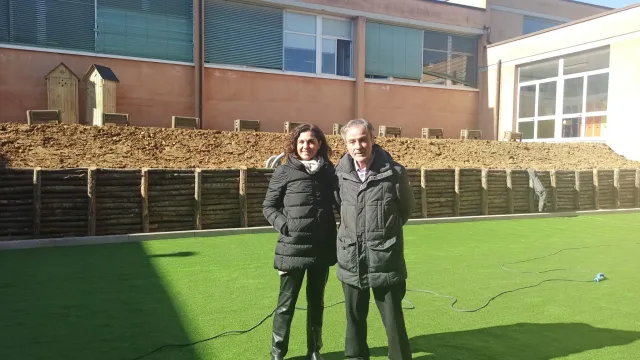 immagine dirigente scolastica e assessore Fontani
