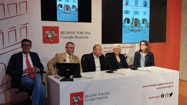 immagine presentazione mostra Sauro Cavallini Consiglio Regione Toscana
