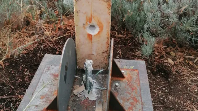 immagine atto vandalico Piazzone_1
