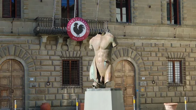 "Torso alato"